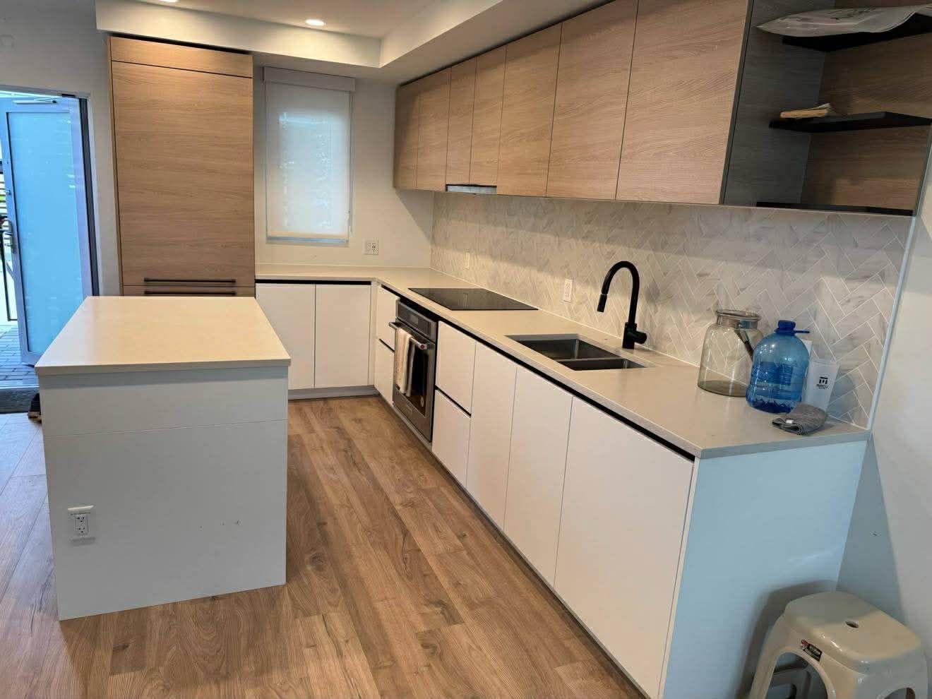 Post image of Sublease 1 Bed from 1/5-30/8